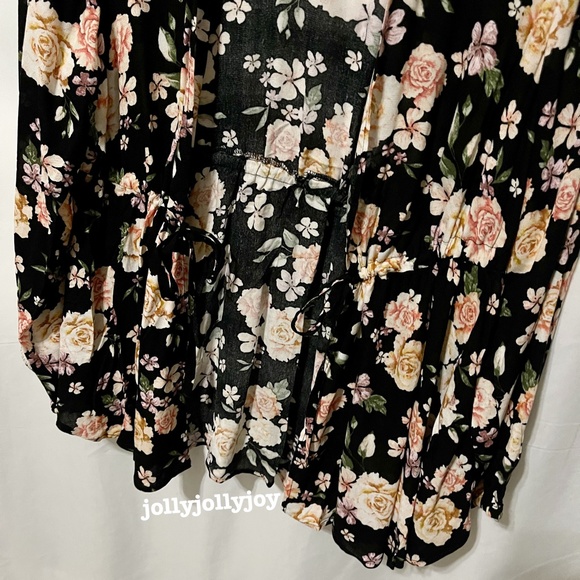 Torrid Black Floral Crepe Tie-Front Kimono 1X - Picture 8 of 11